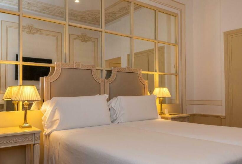 جناح, Radisson Blu Ghr , Rome