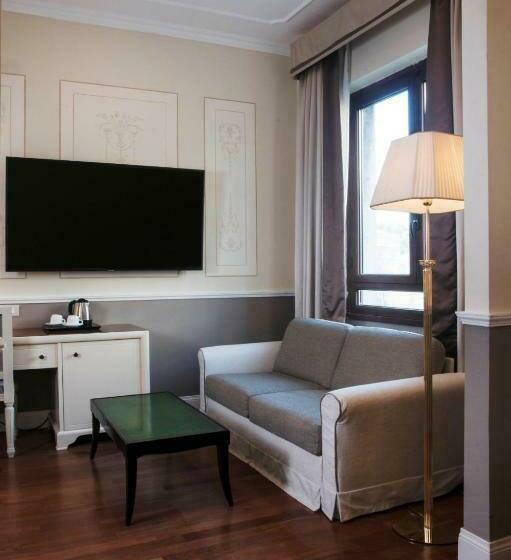 جناح جونيور, Radisson Blu Ghr , Rome