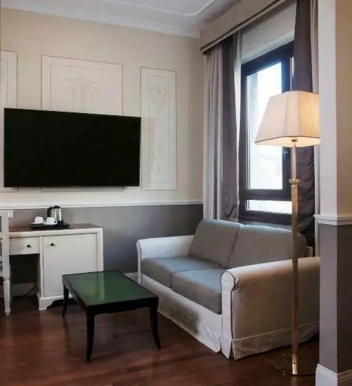 Junior Suite, Radisson Blu Ghr , Rome