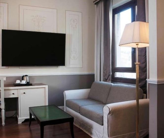 جناح جونيور, Radisson Blu Ghr , Rome