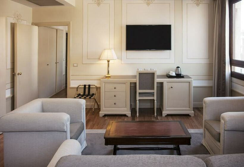 جناح, Radisson Blu Ghr , Rome