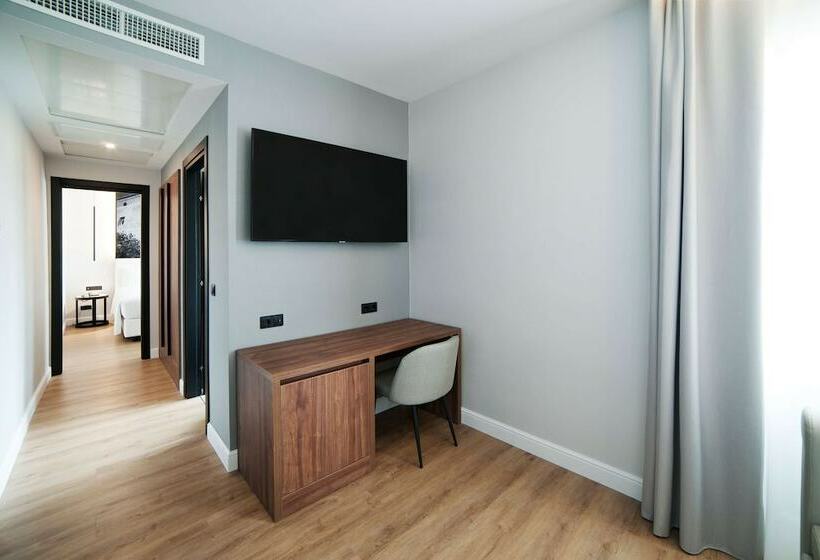 חדר משפחתי, Radisson Blu Ghr , Rome