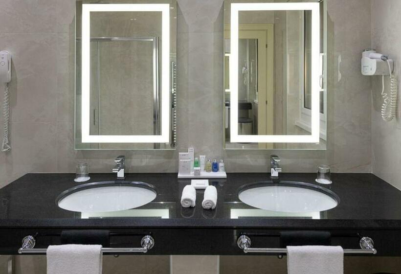 סוויטה נשיאותית, Radisson Blu Ghr , Rome