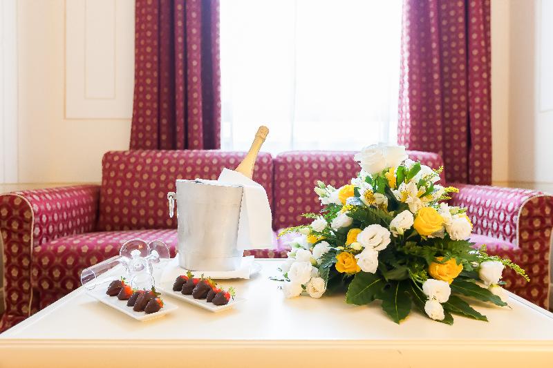 جناح جونيور, Radisson Blu Ghr , Rome