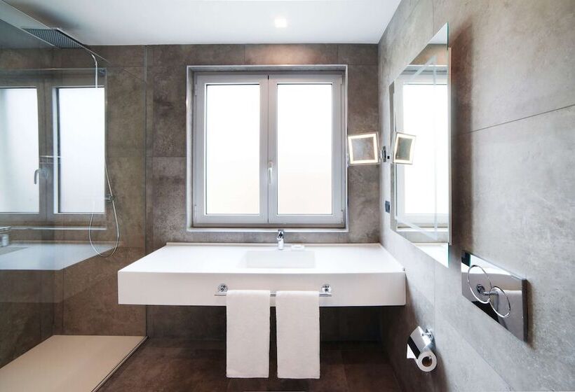 חדר משפחתי, Radisson Blu Ghr , Rome