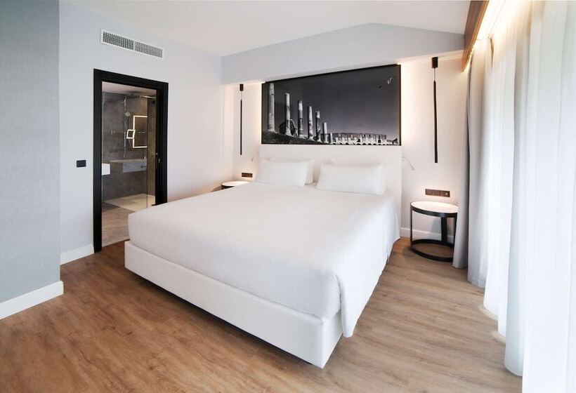 جناح, Radisson Blu Ghr , Rome