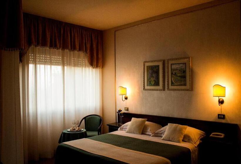 스탠다드 트리플 룸, Ristorante Tre Stelle