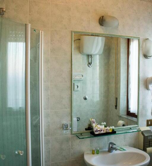 4인용 스탠다드 룸, Ristorante Tre Stelle