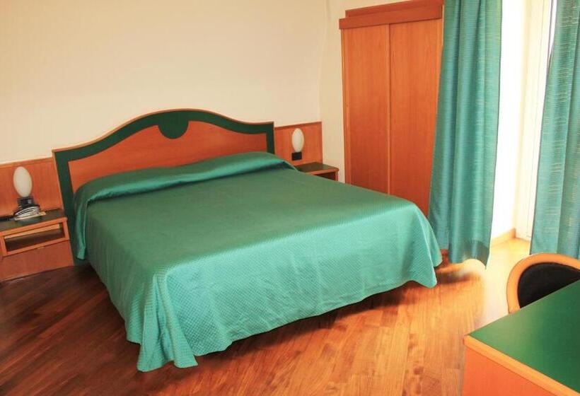 اتاق سوپریور با چشم‌انداز دریا, Riviera