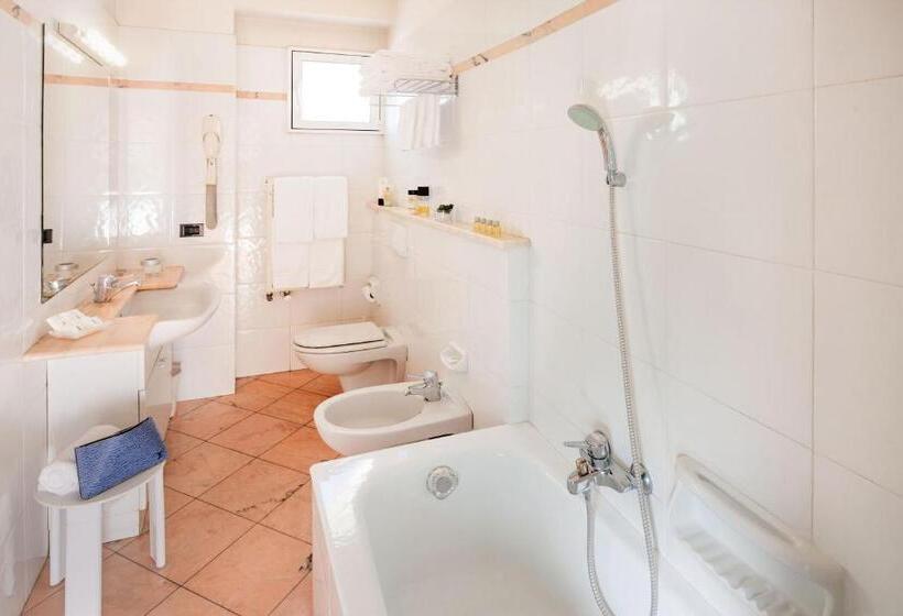 Triple Room Sea View, Riviera