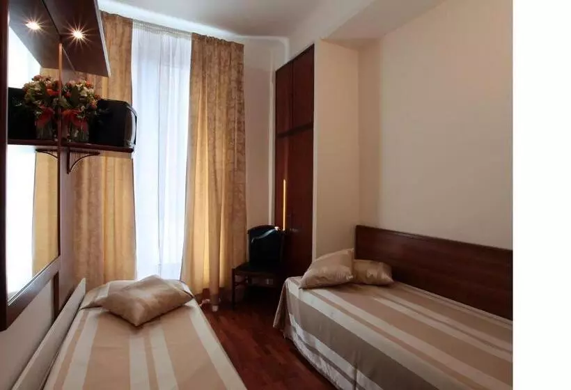 اتاق استاندارد چهار تخته با چشم‌انداز دریا, Riviera