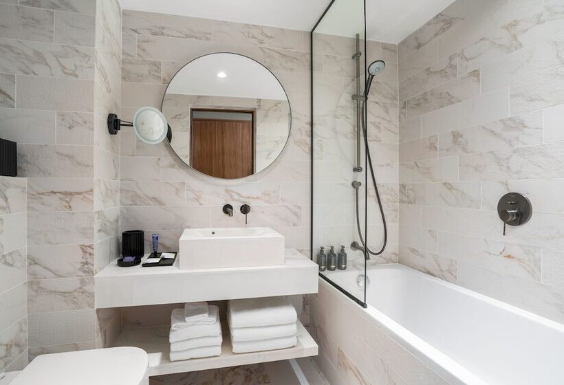 חדר דלוקס נוף לגינה, Cardo Roma, Autograph Collection