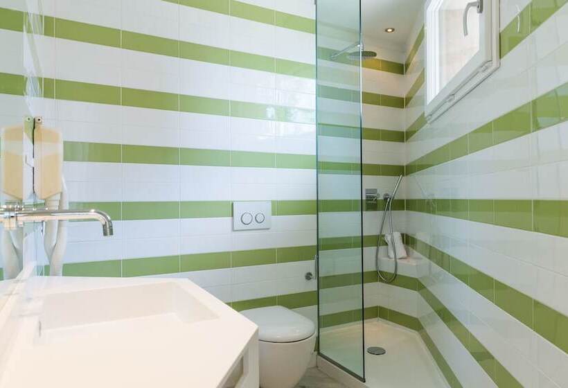 스탠다드 룸, Torremaura