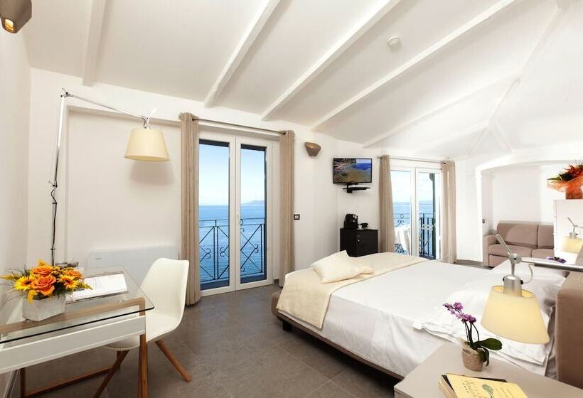Полулюкс Вид на Море, Villa Domizia