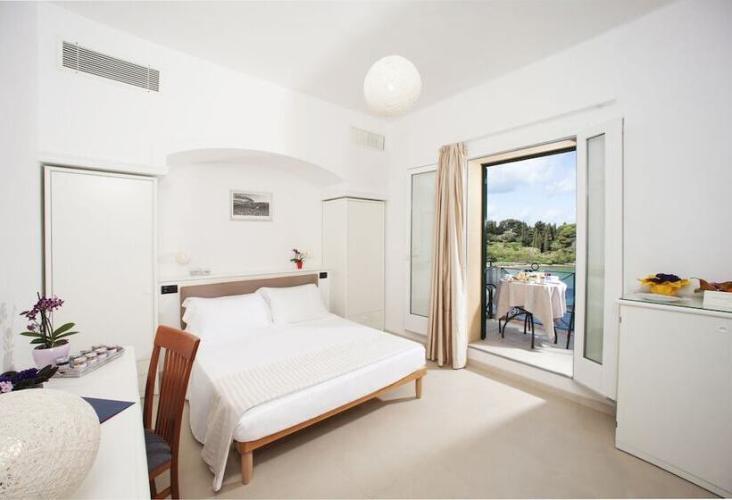 غرفة قياسية مطلّة علي البحر مزوَّدة بشُرفة, Villa Domizia