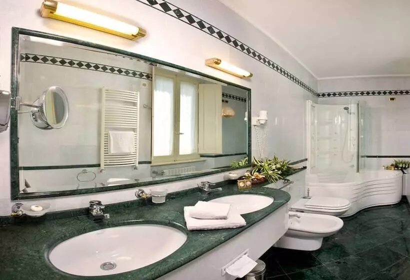 اتاق استاندارد سه نفره, Vittoria