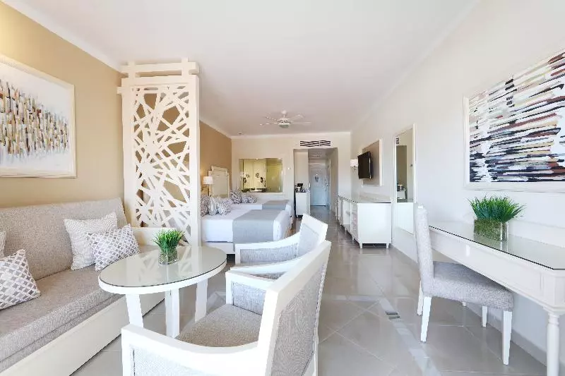 اتاق کلاس بیزنس, Vittoria