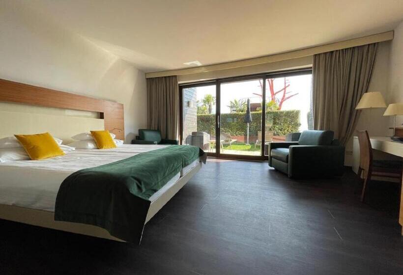 Номер Стандарт Вид на Сад, Gartner