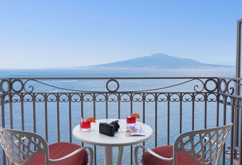 Quarto Premium Vista Mar, Grand Hotel Ambasciatori