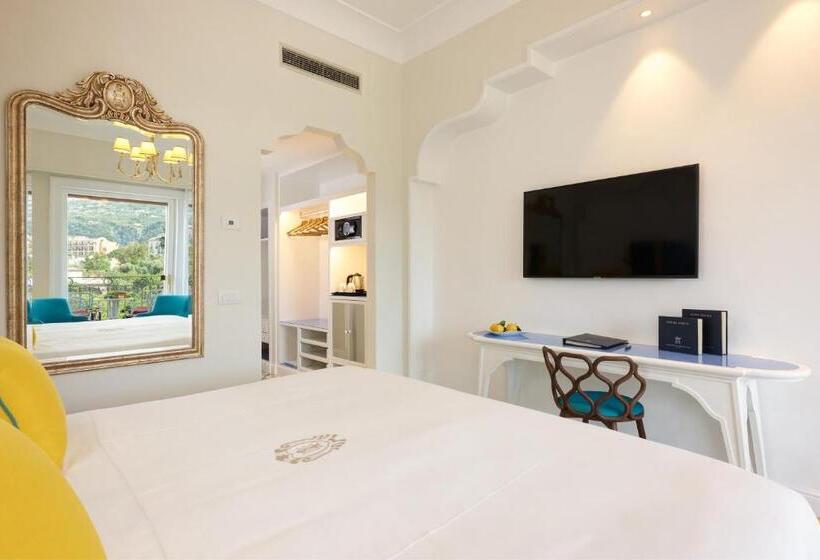 デラックストリプルルーム, Grand Hotel Ambasciatori