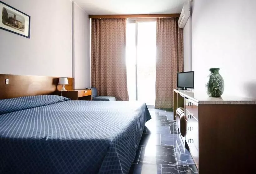 Economy-huone, Grand Hotel Helios