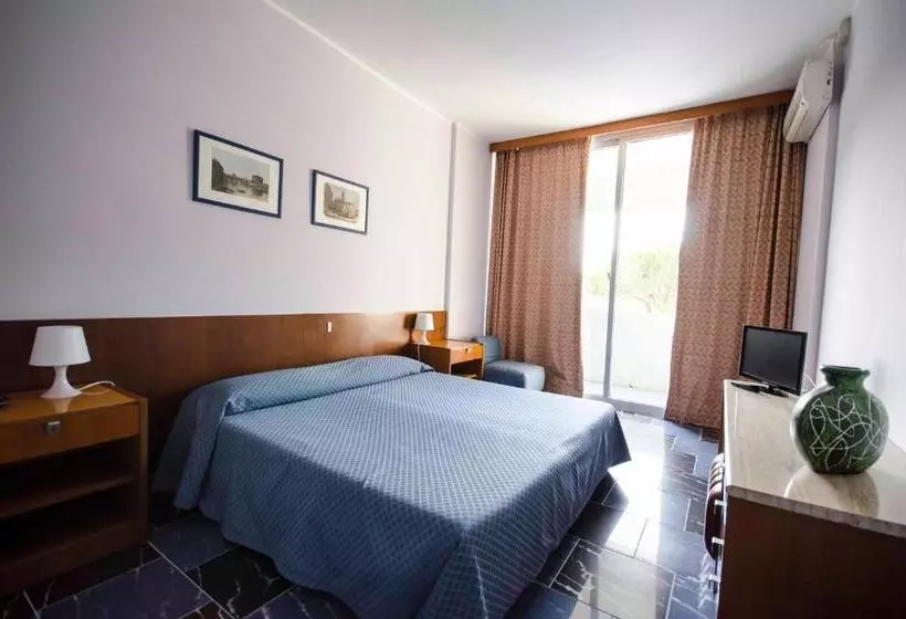 Economy-huone, Grand Hotel Helios