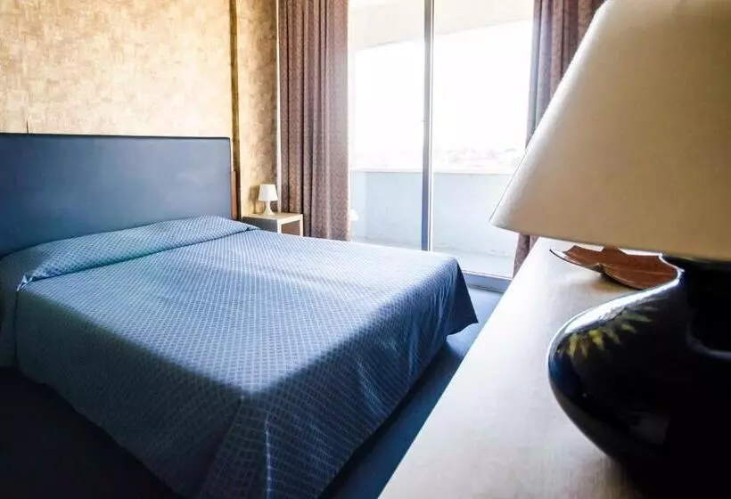 Standard Kolmen Hengen Huone, Grand Hotel Helios