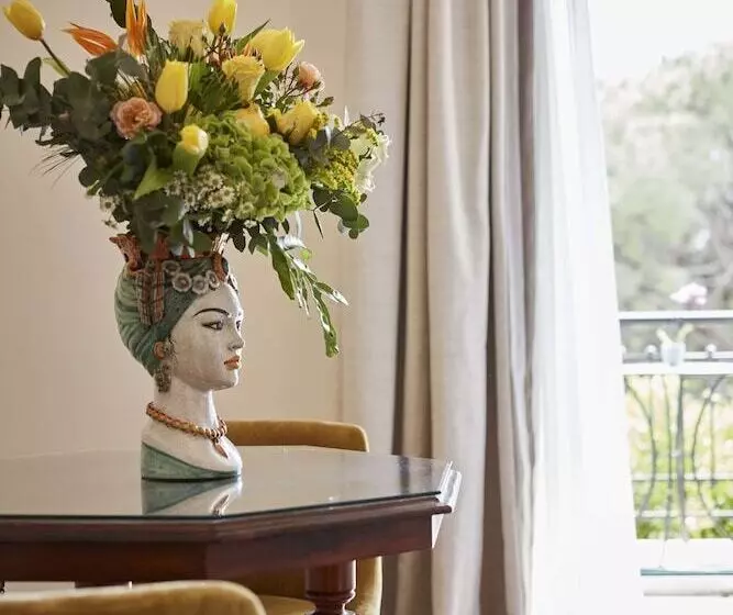 Deluxe Suite Sea View, Grand Hotel Timeo, A Belmond Hotel, Taormina