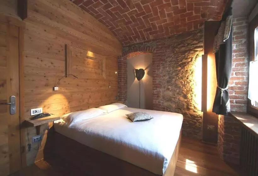 Perhehuone, Albergo Nazionale