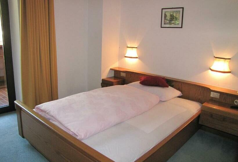 带阳台的标准单人间, Am Fels