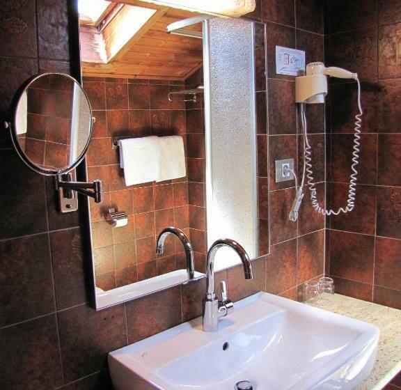 带阳台的标准单人间, Am Fels