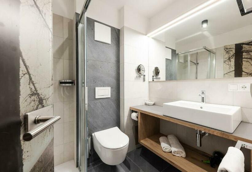 高级大房间, Am Fels