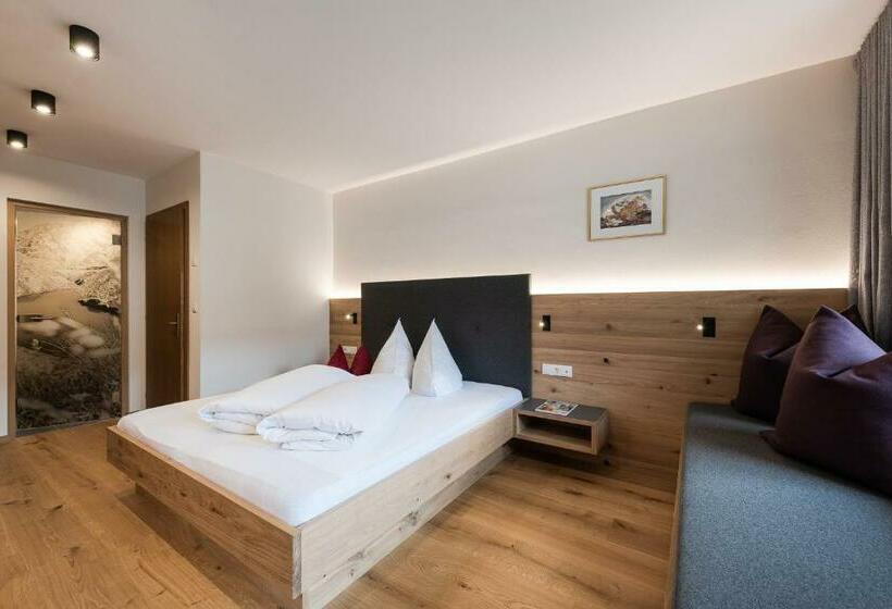 高级大房间, Am Fels