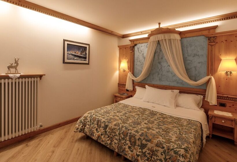 חדר קלאסי לשלושה, Belvedere