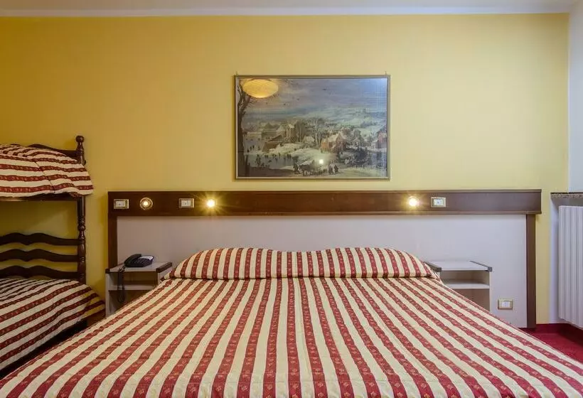 Standard Neljän Hengen Huone, Bes Hotel Papa San Pellegrino Terme