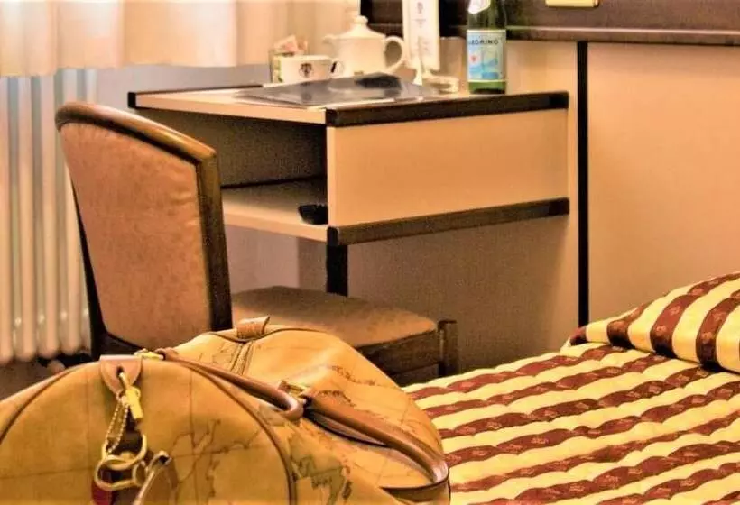 Standard Neljän Hengen Huone, Bes Hotel Papa San Pellegrino Terme