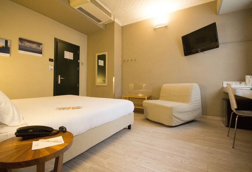 غرفة قياسية ثلاثية, Best Quality Hotel Gran Mogol