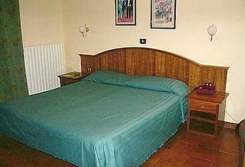 اتاق استاندارد سه نفره, Boni Cerri