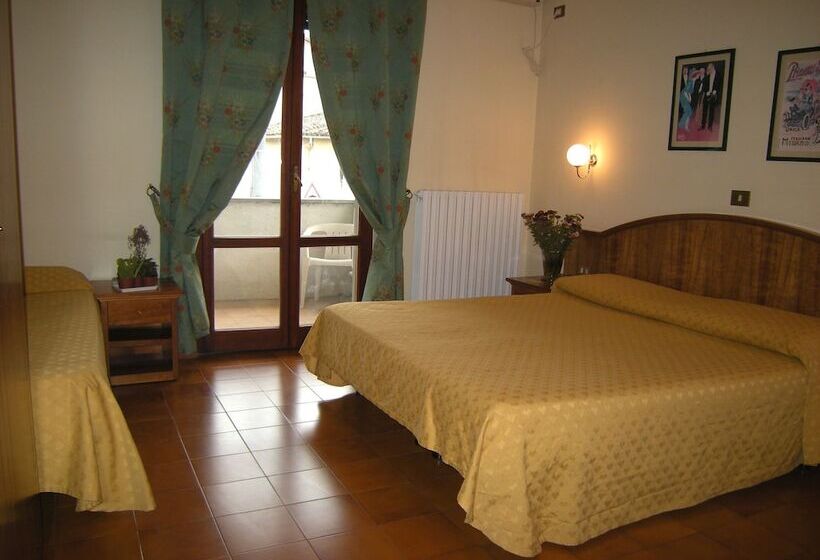 اتاق استاندارد سه نفره, Boni Cerri