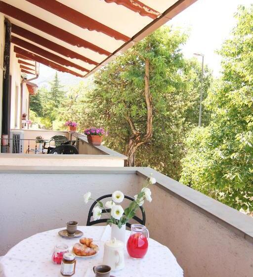 اتاق استاندارد یک نفره, Boni Cerri