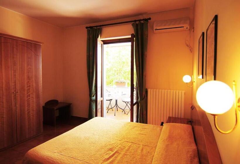 اتاق استاندارد, Boni Cerri