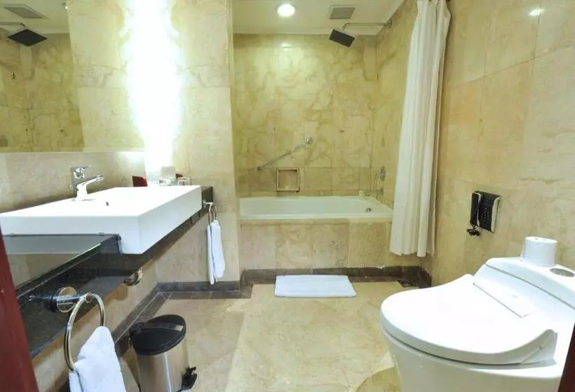 Büyük Çift Kişilik Yataklı Lüks Oda, Borobudur Jakarta