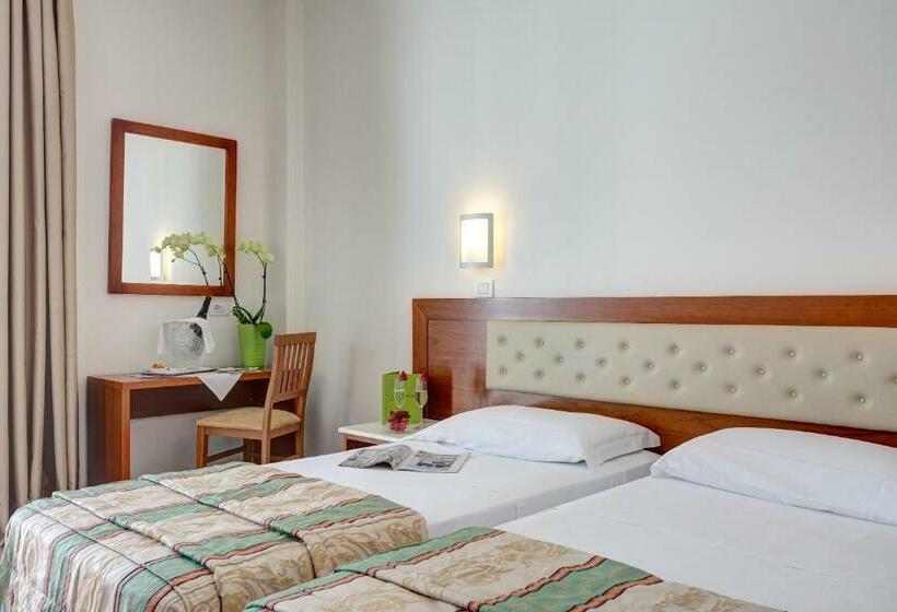 高级大房间, Caravel