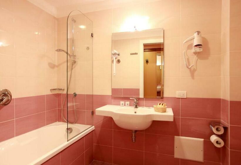 高级大房间, Caravel