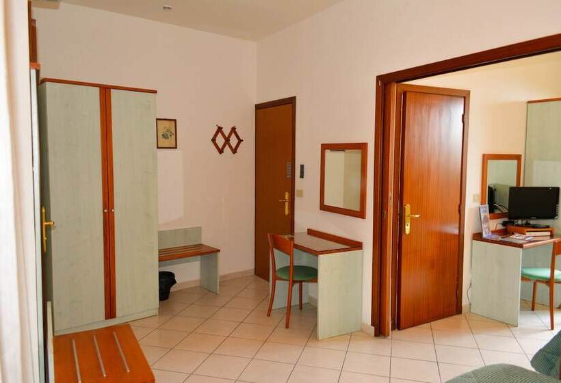 Pokój Rodzinny, Condor