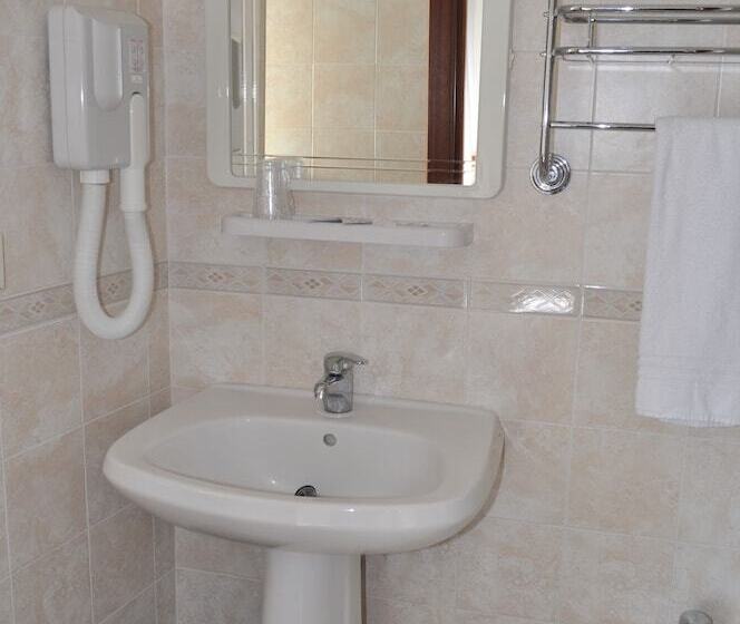 Pokój Standard, Condor