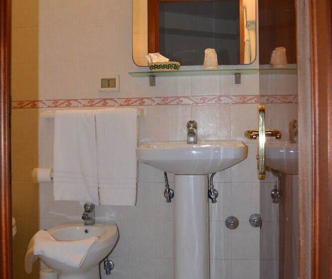 Pokój Ekonomiczny, Condor