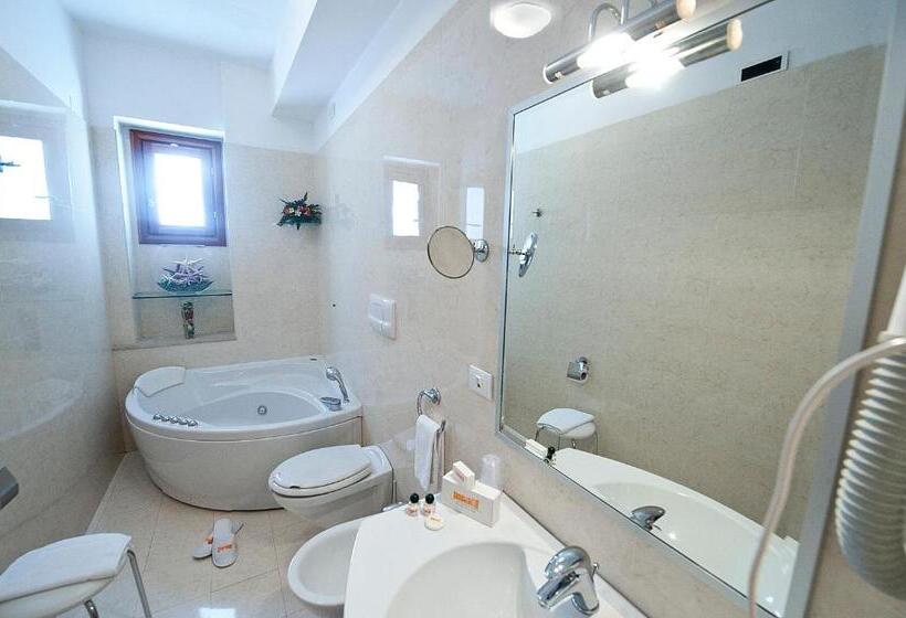 غرفة سوبيريور ثلاثية, Degli Aranci