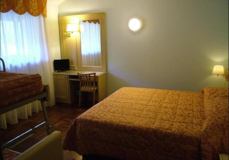 חדר סטנדרט לארבעה, Garni Del Lago