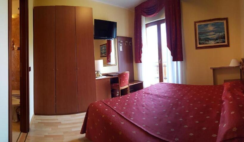 이코노미 룸, Diana